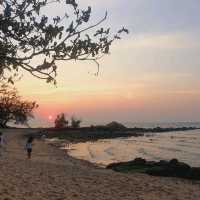 ชมพระอาทิตย์ตกที่หาดลับพัทยา
