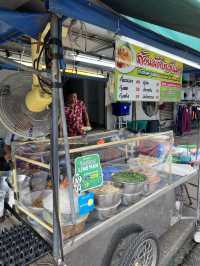 ของกินหลากหลายที่ตลาดน้ำพุ เมืองจันทบุรี 
