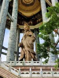 Spectacular Hilltop Buddist temple in Penang