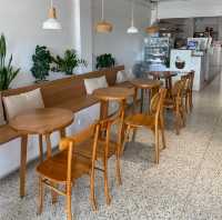 คาเฟ่น่ารัก ขาวๆ คลีนๆ น่ารักกกกกก🧋 Maphraw Cafe 