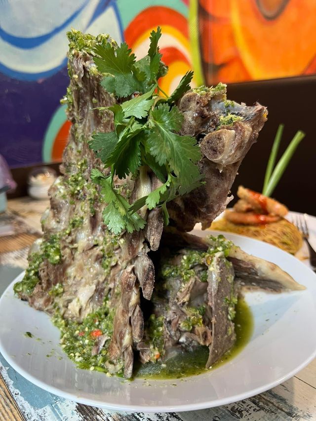 火山排骨非常矚目🤩