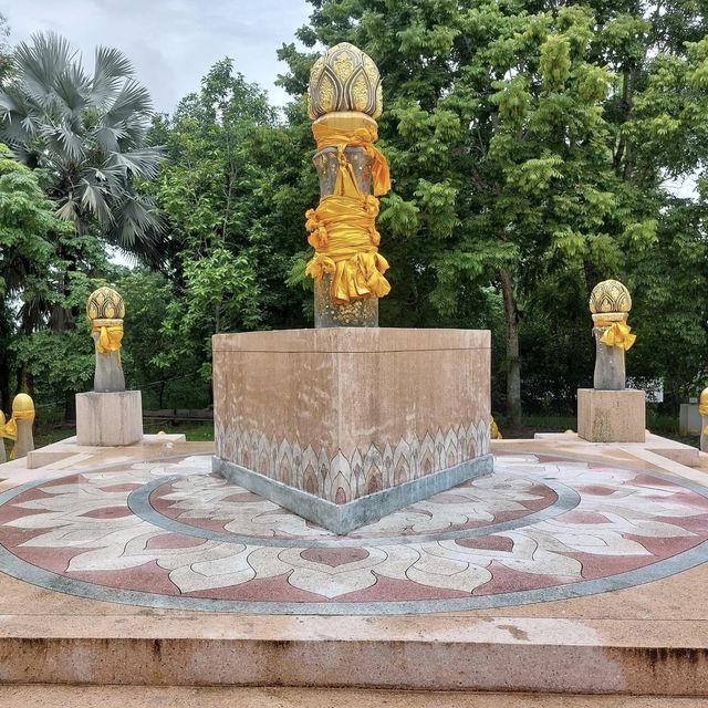 Wat Phra That Doi Chom Thong
