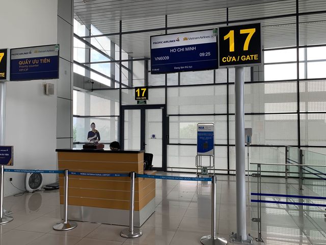 ベトナム　ノイバイ国際空港からタンソンニャット国際空港へ　Pacificairlineでフライト！