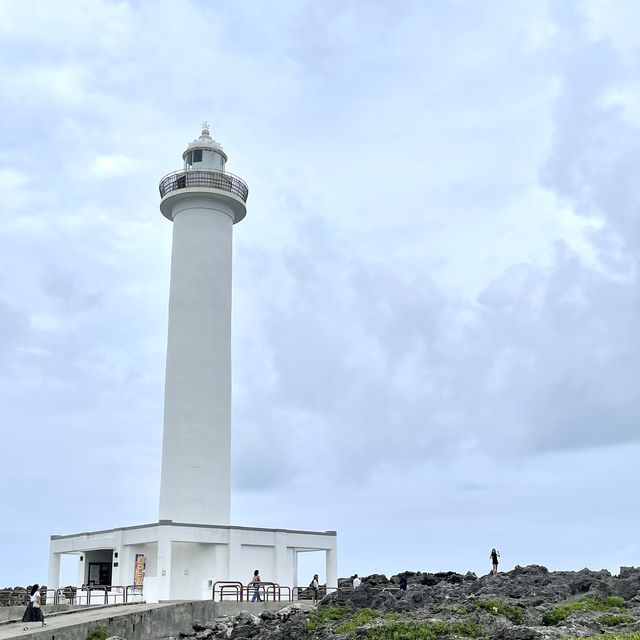 殘波岬燈塔-登99級樓梯，欣賞壯觀斷崖美景