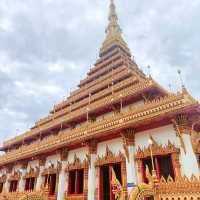พระมหาธาตุแก่นนคร วัดหนองแวง