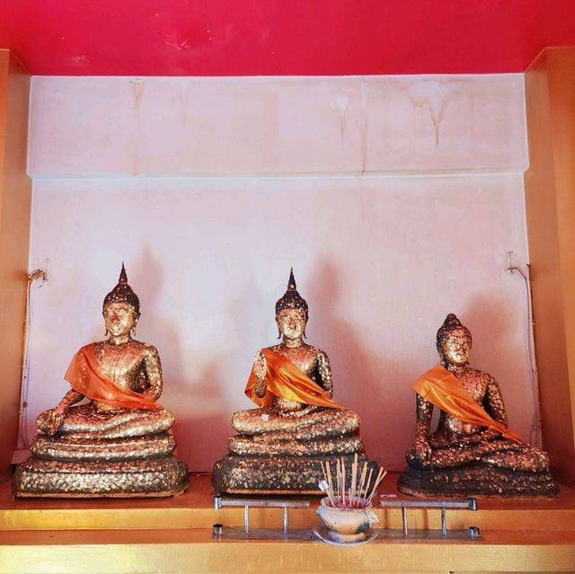 วัดเขาพระบาท