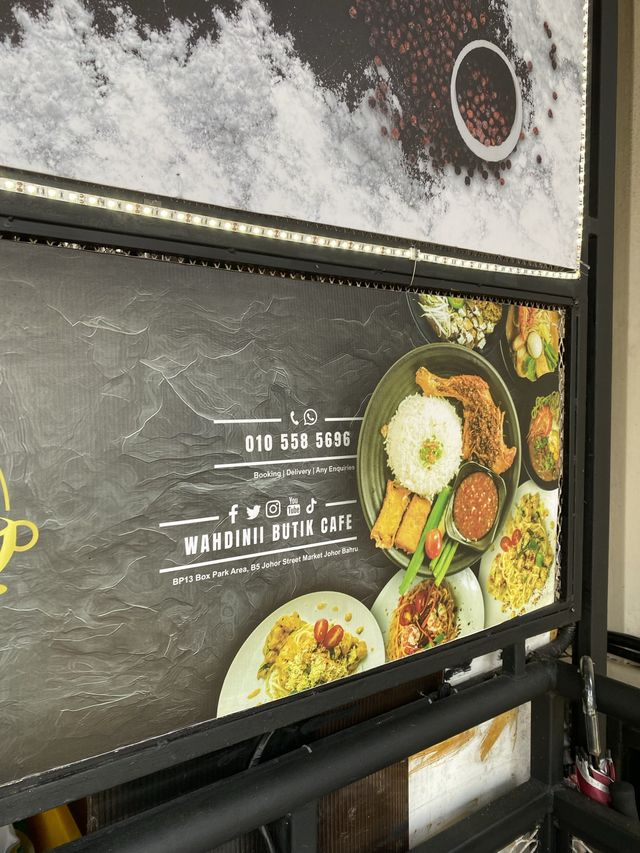 Hidden Gem Cafe in Street Market