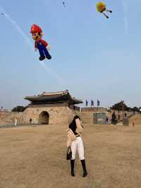 서울 근교~! 수원 화성에  날리는 연들이 한가득한 이 곳!! ‘동일포루’ 를 소개합니다⭐️