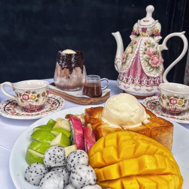 The Mystery Café 
