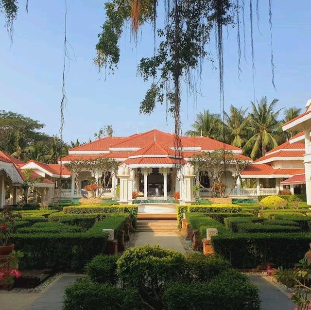 รีสอร์ท สุดชิลล์ติดหาด บรรยากาศสไตล์ชาววัง
