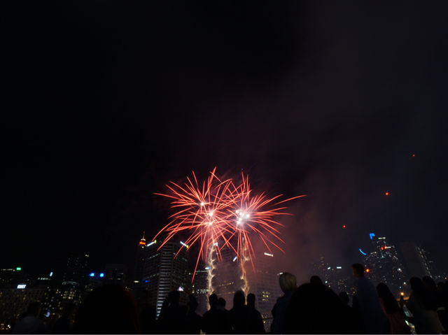 🎆悉尼達令港：海灣煙火秀，多元化娛樂🎆