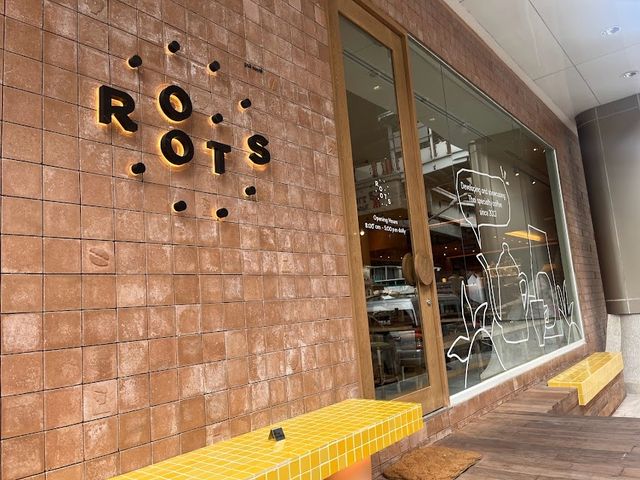 📍Roots ☕️🥐🥤 