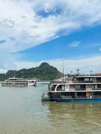 Overnight Charms in Ha Long’sEnchanted Bay