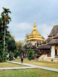 ขอพรสุขภาพและความมั่นคง “วัดเชียงมั่น” 