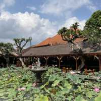 우붓 연꽃 궁전 구경하고 스타벅스 사먹기 : Ubud Water Palace