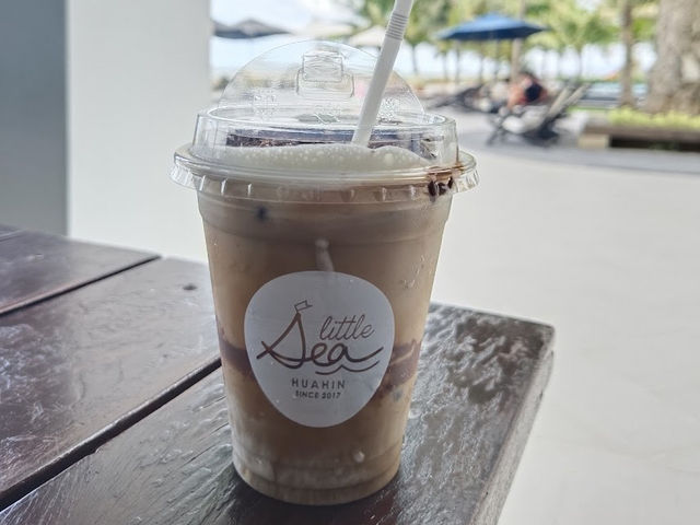 Little Sea Cafe ชะอำ