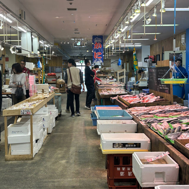 【食べ歩き】茨城 日立 道の駅日立おさかなセンター 産直価格の新鮮な魚介類がお腹いっぱい食べれます