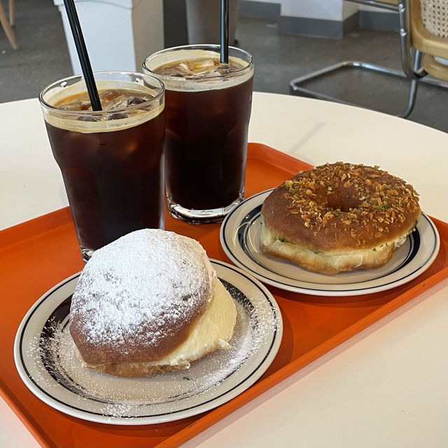 도넛이 맛있는 분당 대형 감성카페, 도넛드로잉
