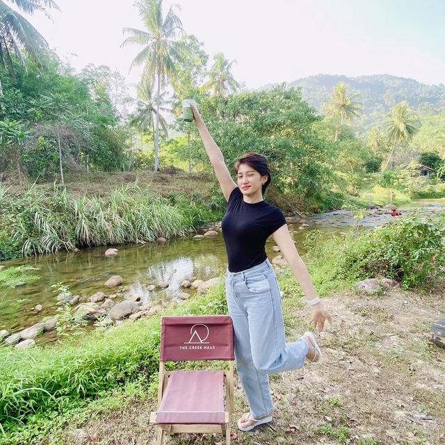 คาเฟ่ The creek haus 