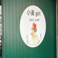 絵本に出てきそうなパン屋さん