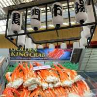 「大阪黑門市場」：新鮮海鮮、神戶和牛、壽司、烤魚，適合任何時間和場景