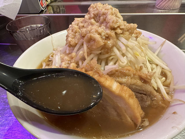 福岡・大名。大名系二郎インスパイア専門ラーメン店『MENDROID(メンドロイド)』