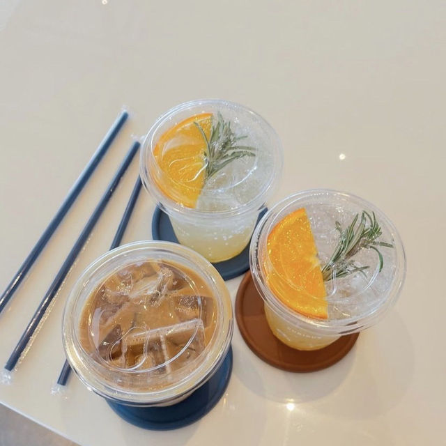 Curious cafe 