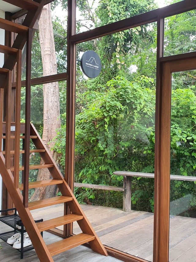 คาบิน บราวน์ คาเฟ่เกาะเสม็ด