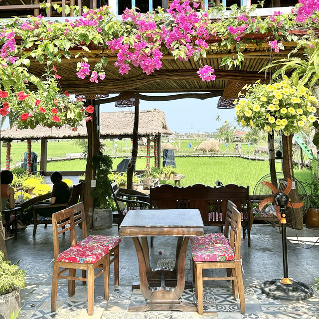 ホイアン＊田園風景の中にあるオシャレcafe