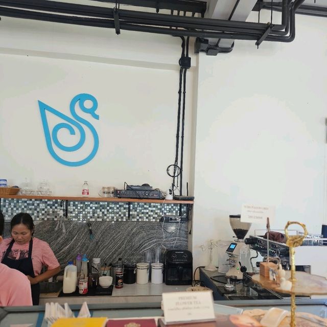 ร้านกาแฟบรรยากาศสุดชิลล์ Swansea Cafe 🌴