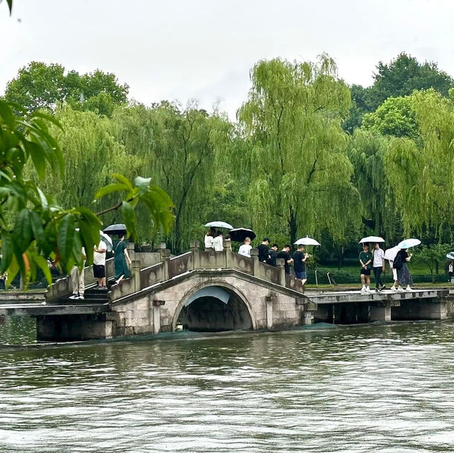 Discovering West Lake in Hangzhou