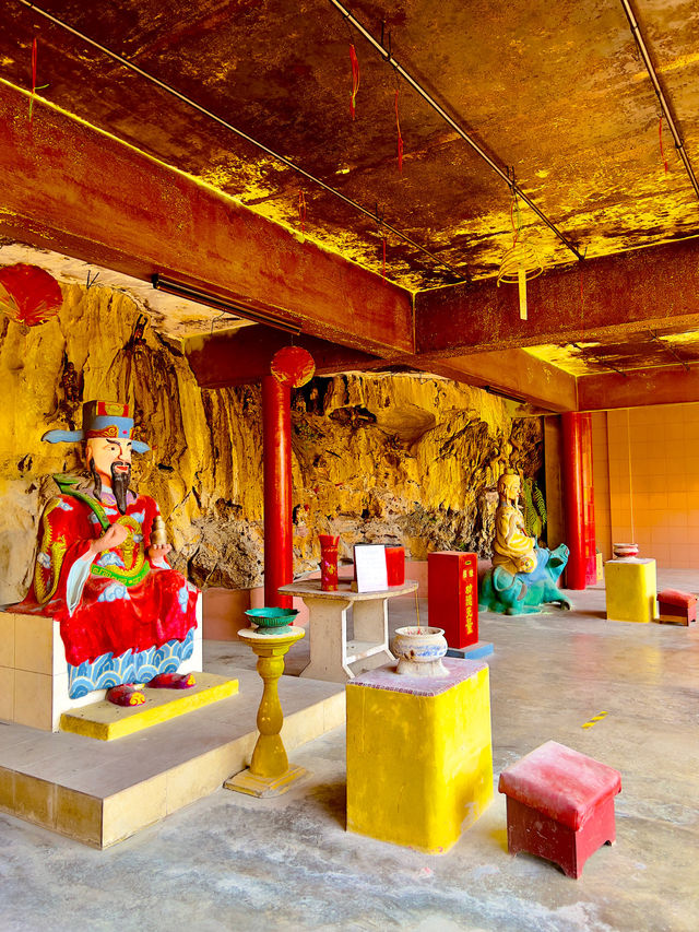 Cave Temple With Colorful Decorations In Ipoh✨🇲🇾