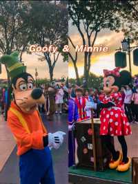 Mickey’s Storybook Express Parade at Shanghai Disneyland 🚂