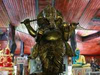 เที่ยวพิพิธภัณฑ์ ชาติ ศาสน์ กษัตริย์ วัดล้านหอย