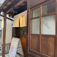 ご飯の上に豆腐が丸ごと一丁のった夏限定とうめし