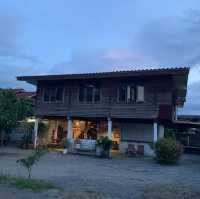 หลังเขา Cafe & Homestay