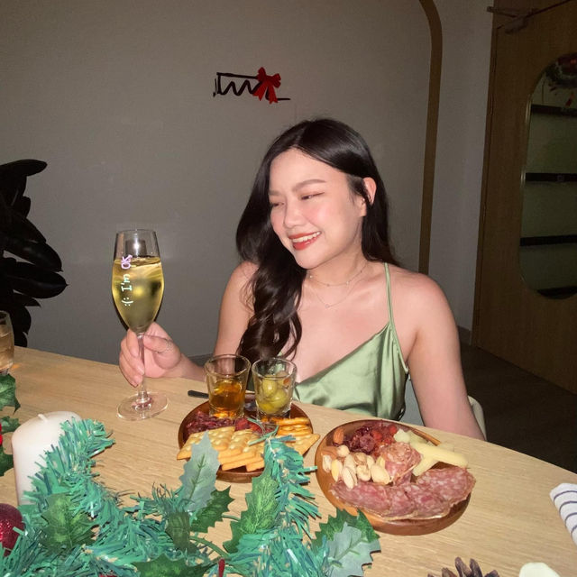 📍WNL / coffee and wine | คาเฟ่บาร์ ศรีราชาชลบุรี