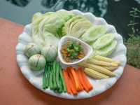คาเฟ่พัทยา ในร่องสวนริมน้ำ
