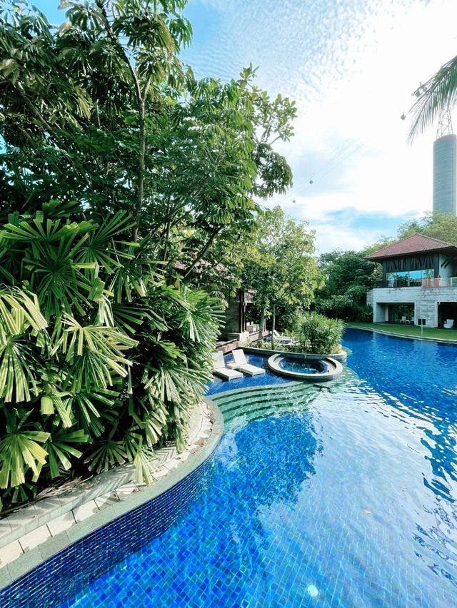 Outdoor swimming at Equarius Hotel