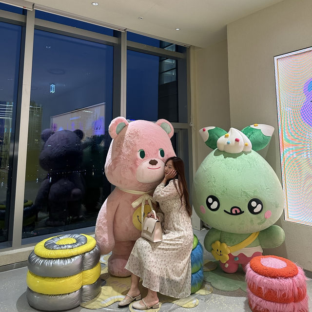 귀여운 케이크와 감성 가득한 굿즈, 잠실 롯데월드몰 노티드에서 만나는 달콤한 순간