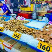 ตลาดประมงพื้นบ้านอ่างศิลา