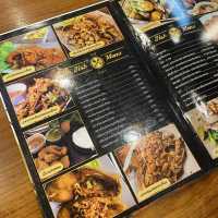 เป๋นปลาเป็น นครพนม: ร้านอาหารวิวแม่น้ำโขง