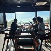 “เขาค้อฟินครบ! นอนโดม แช่จากุซซี่ กินหมูกระทะ จิบเ
