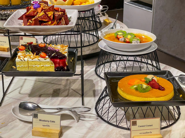 บุฟเฟต์มื้อเย็น ที่  S31 Sukhumvit Hotel