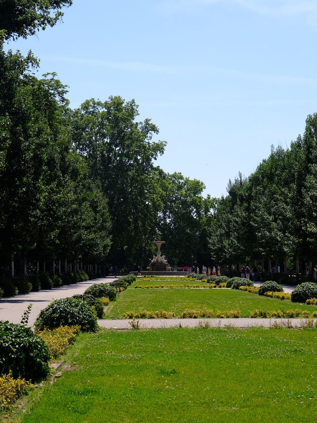 西班牙馬德里｜鬧市中麗池公園