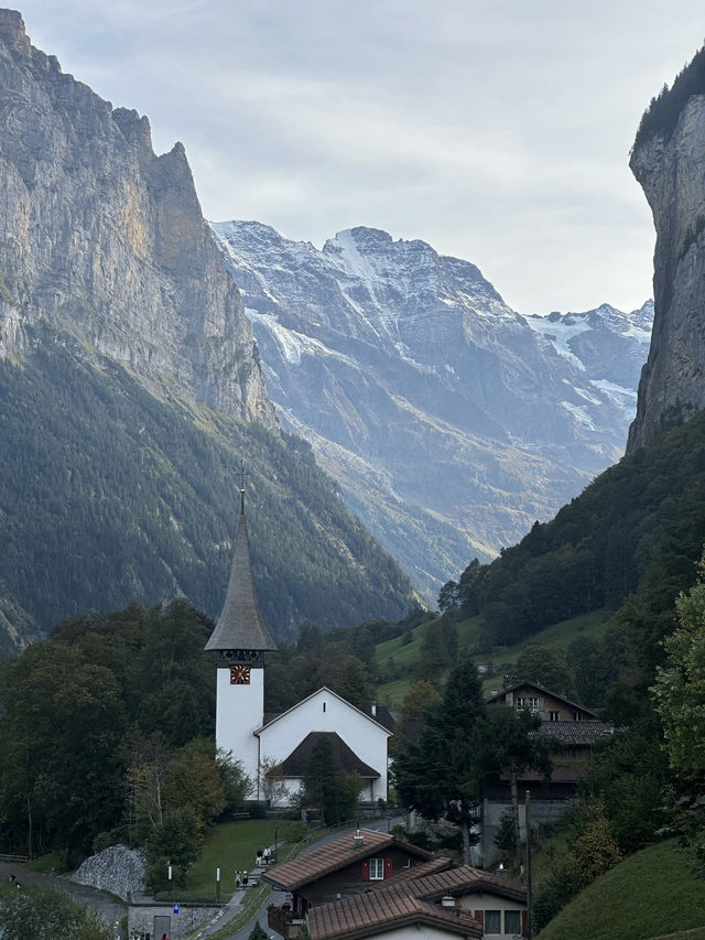  Discover the Fairy-Tale Beauty of Lauterbrunnen Valley in Switzerland