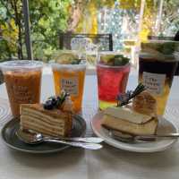 The Creeper House คาเฟ่น่ารักกับChristmas cottage