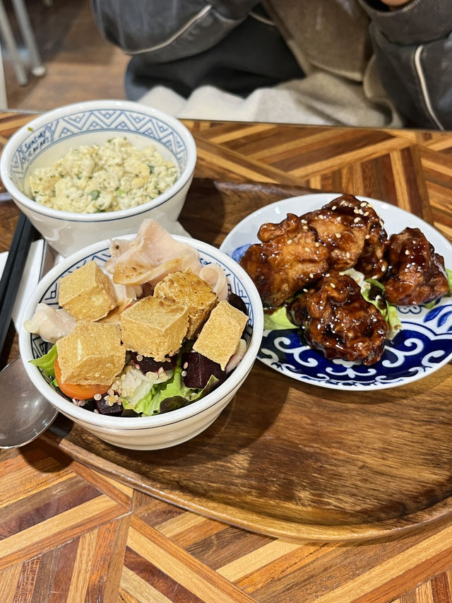 在太古城和朋友吃午餐～