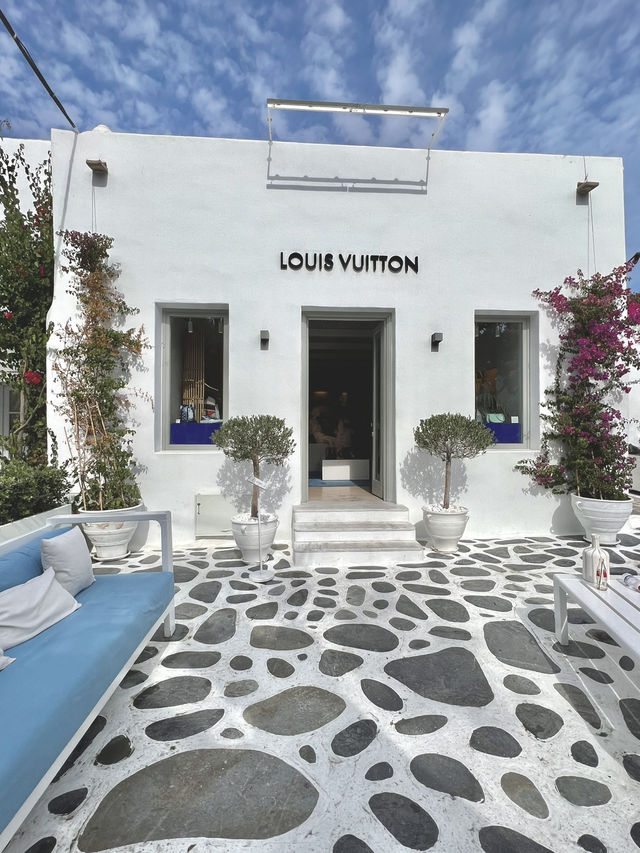 Wandering Through the White and Blue Charm of Mykonos🇬🇷