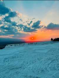 【トルコ🇹🇷】パムッカレの燃えるような夕日🌅